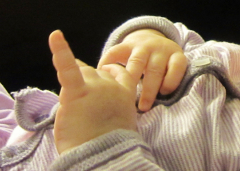 Šta sve mogu detetove ruke od rođenja pa do polaska u školu?