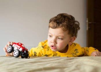 Kako prepoznati znake autizma