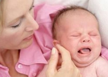 Da li bebu ostaviti samu kad zaplače?