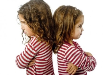 Rivalstvo braće i sestara – borba za ljubav roditelja
