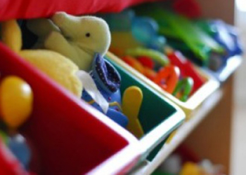 Mame trećinu vremena potroše na pospremanje za decom