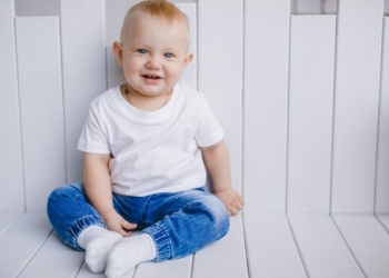 Strah od nepoznatih osoba kod bebe