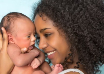 Saveti mame iz Kenije: Kako zaustaviti bebin plač