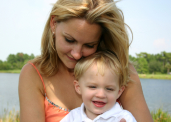 Iza svake uspešne žene stoji korpa prljavog veša!