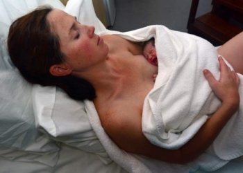 Kengur efekat: Zbog čega je važan prvi zagrljaj majke i bebe