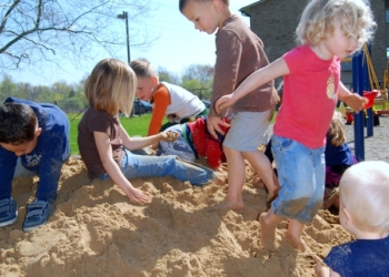 Podstaknite mališane da se druže