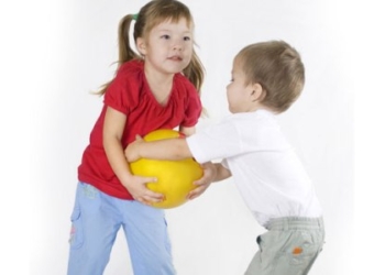 Da li roditelji od dece prave cicije?