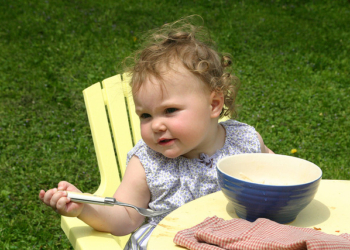 Zašto je važno pravilno uvođene čvrste hrane u bebin jelovnik?