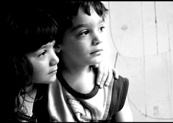 Niti koje vas vežu ceo život: šta povezuje starijeg brata i mlađu sestru