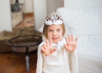 Srbija, zemlja princeza ili kako zaglupljujemo devojčice