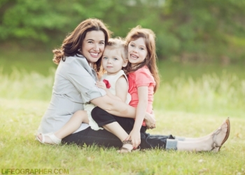 1 mama, 2 mala deteta i šetnja