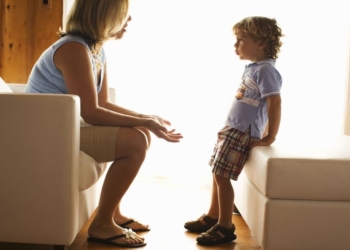 Kako sam ukinula diktaturu i naučila  svoju decu da misle