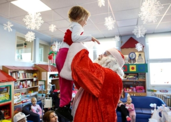 Hemofarm Fondacija uručila novogodišnje paketiće u tri grada