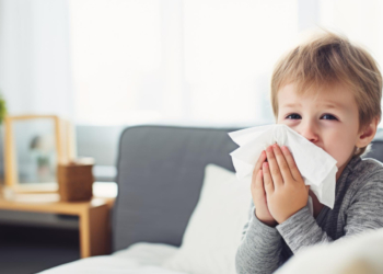 Kako da naučite dete da izduva nosić?