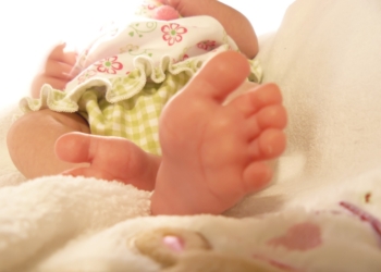 Deca koja su često bosa, rastu u inteligentnije ljude?