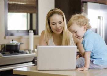 Mama na mreži – Centar za mame pokreće besplatnu onlajn obuku iz digitalnog marketinga i odnosa sa javnošću za mame