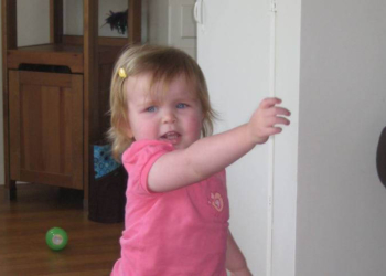 Pokazni gestovi i njihova uloga u razvoju govora i jezika kod dece