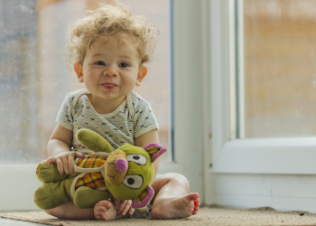 Zbog čega deca namerno lupaju glavom o zid?