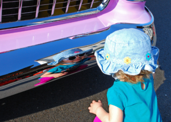 Odrastanje u svetu Kardašijana: Ne dopustite medijima da odgajaju vaše devojčice umesto vas