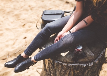 Gde su granice? – Mladi vole da u školi „sevne“ pirsing ili tetovaža, ali ni nastavnici nisu mnogo bolji