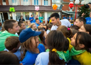 Fanovi Đokovića sakupili 15.000 evra za decu iz Srbije