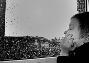 Specijalista dečje i adolescentne psihijatrije: Neka se deca „pomuče“, ne treba sve na tacni da im se servira!