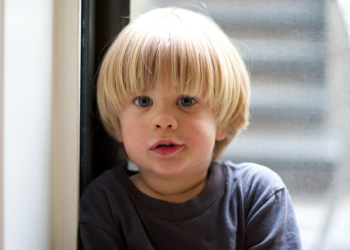 Naučite dete da vas ne prekida u tri koraka