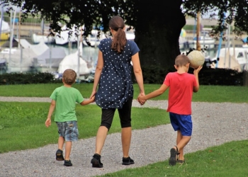 Čuveni neuropsiholog Alan Šor: Zašto je teže vaspitavati dečake?