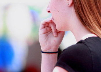 Kako pomoći tinejdžeru da se izbori sa bubuljicama