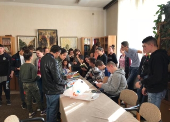 Zmaj beli knjige deli