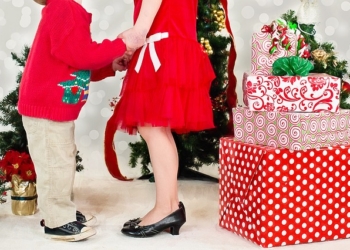 Kako da se dete lepo ponaša u gostima i prilikom primanja poklona