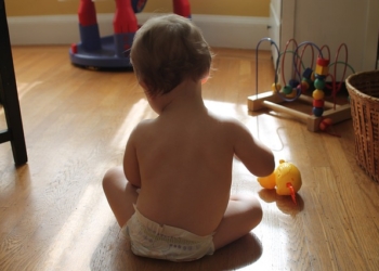 Psihomotorni razvoj bebe – miljokazi