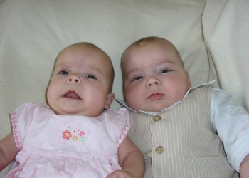 Slučaj da blizanci imaju različete očeve je jako redak fenomen