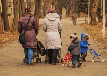 7 pristojnih fraza kako da odbijete tuđe savete o vaspitanju