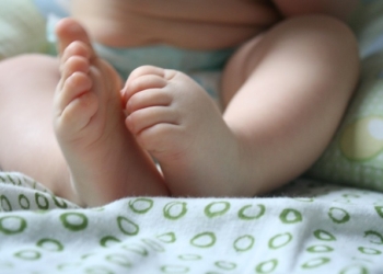 Kao što postoje znaci da je dete spremno za nošu, tako postoje i oni da nije rado da to učini