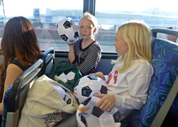 Novi pravilnik: Na ekskurziji sva deca u autobusu moraće da stave pojas