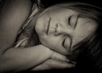 Dobar san je važan za bolje rezultate u školi, a evo koliko deca zaista treba da spavaju