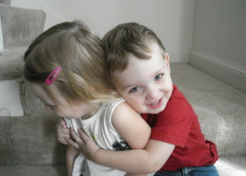 Ne zaboravite zagrliti nekog, jer danas je Međunarodni dan zagrljaja