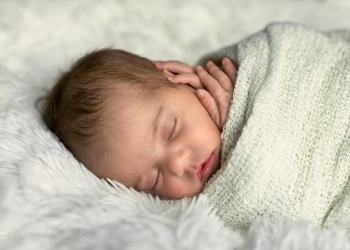 Imate poteškoće sa uspavljivanjem bebe? Evo nekoliko trikova koji mogu da pomognu