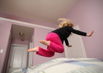 Bez fizičke aktivnosti, deca će biti nervozna: Organizujte im trening unutar izolacije