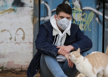 Kako se nositi s usamljenošću u doba socijalne izolacije?