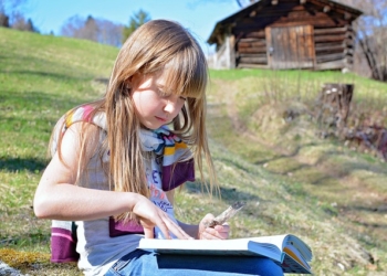 Deca bolje razumeju pročitano „sa papira“ nego sa ekrana