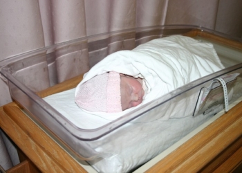 30 beba i 19 majki zaraženih kovidom19 na lečenju u KBC Dragiša Mišović!