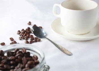 Odbio da usluži mušteriju bez maske, dobio 100.000 dolara bakšiša