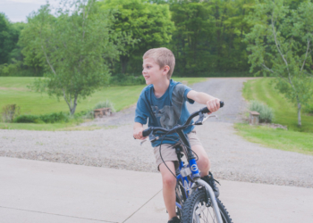 Psiholozi savetuju: Napolje i samo napolje! Terajte decu napolje!