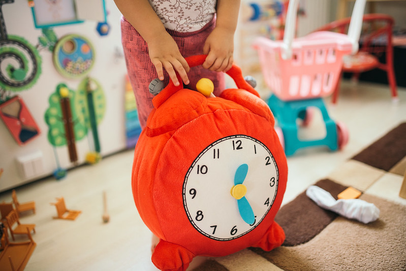Kako naučiti dete da gleda na sat?