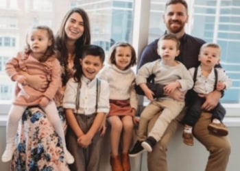 Usvojili četvoro dece pa saznali da čekaju četvorke