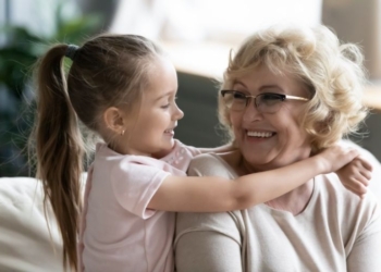 Emotivno pismo bake unuci: „Ne plaši se da padneš, boleće, ali ćeš naučiti da ustaneš kada ti se plače“