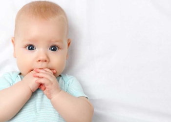 5 čudnih stvari kod beba koje mogu da iznenade roditelje