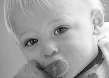 Žvakanje hrane je povezano sa razvojem govora kod dece